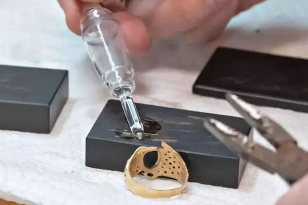 Gold Buyers 8